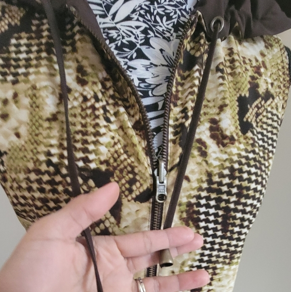 Chicos  zynergy  neema phyton and chocolate full zip  reversible hoodie - Picture 5 of 16